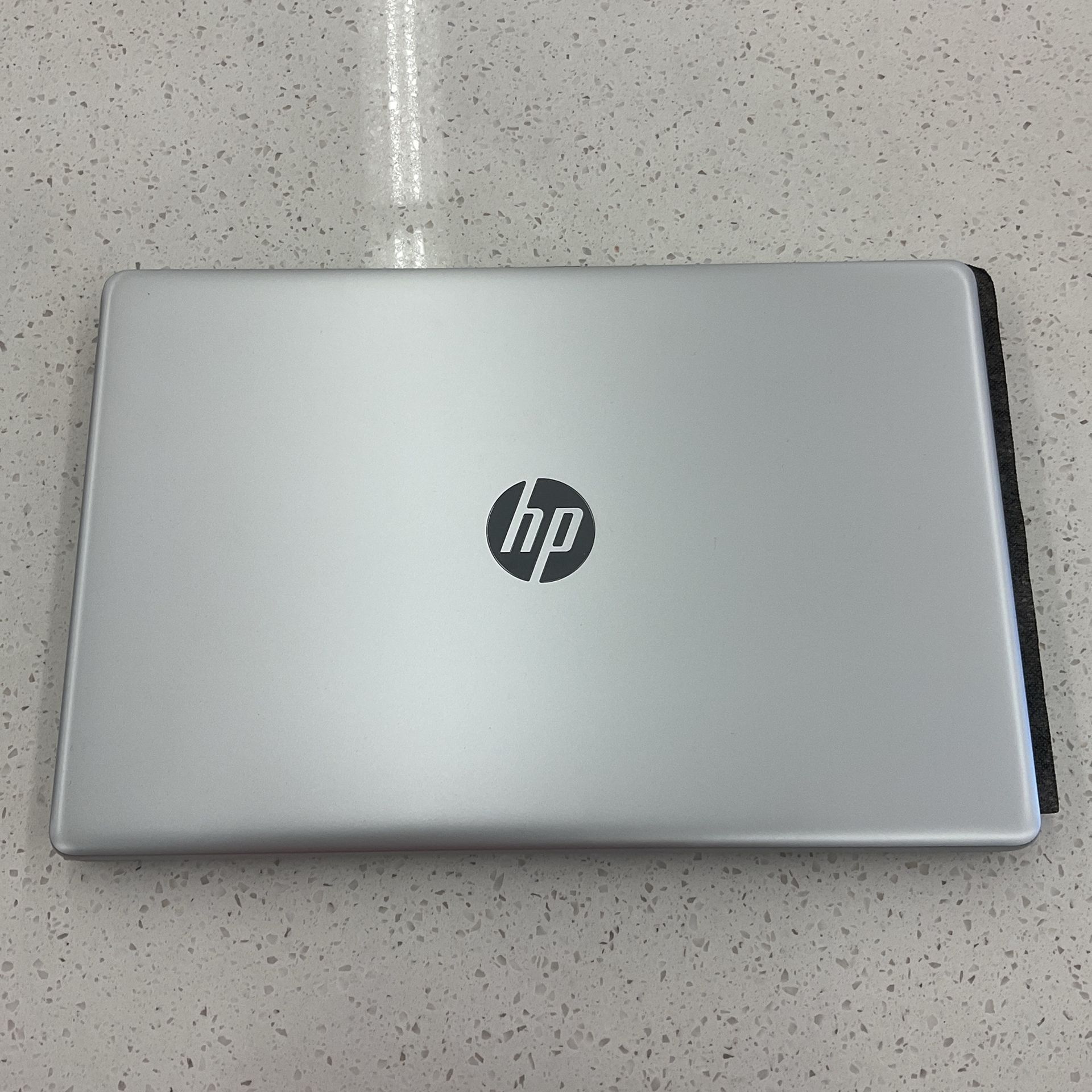hp laptop 17”
