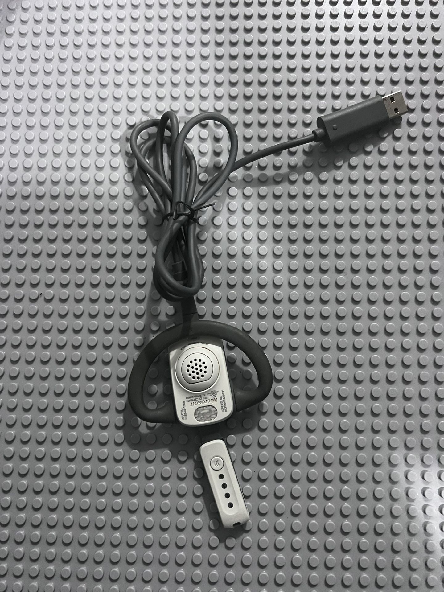 Microsoft Xbox 360 Wireless Headset Microphone with Charging Cable