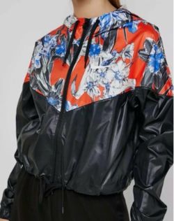 Nike Women’s Windrunner Jacket Large