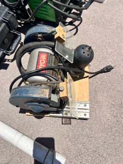 8” Ryobi wheel sander Bench Grinder w Light