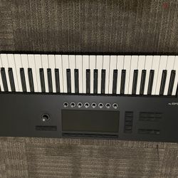 Native Instruments Kontrol S49 Mk3 49-key Smart Keyboard Controller