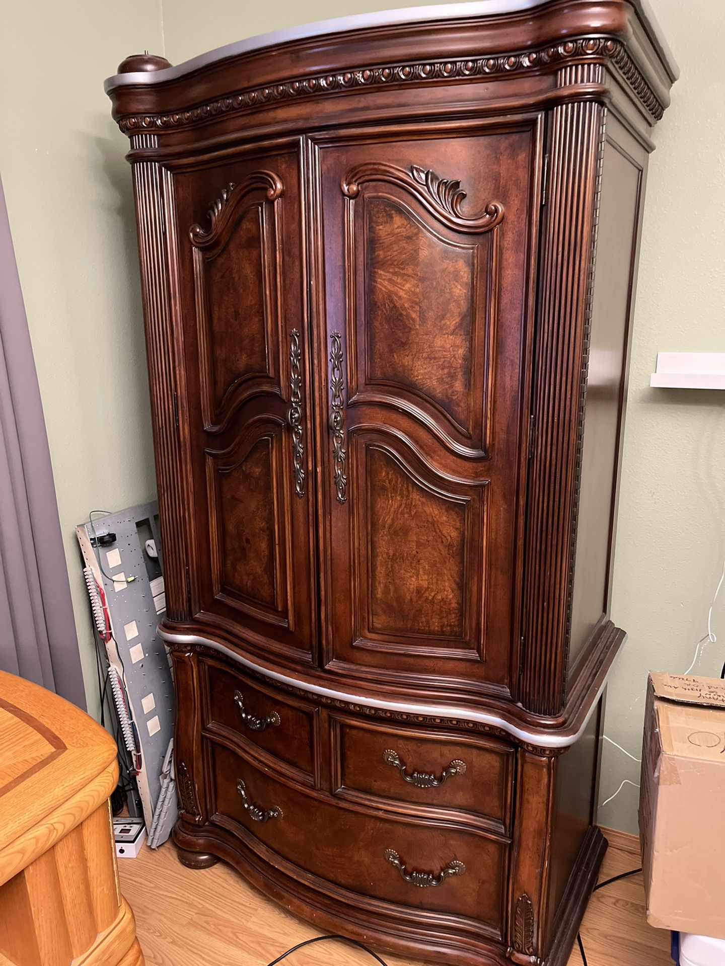 Dresser