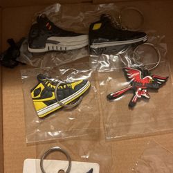 4 Keychain Lot 