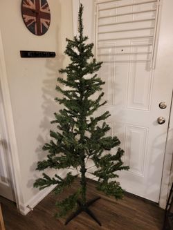 6 Ft Artificial Christmas Tree with Stand