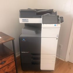 Commercial printer—used only twice. Selling due to travel.