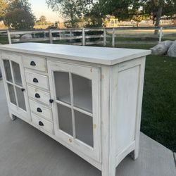 White buffet - Console - Entertainment  TV Stand 