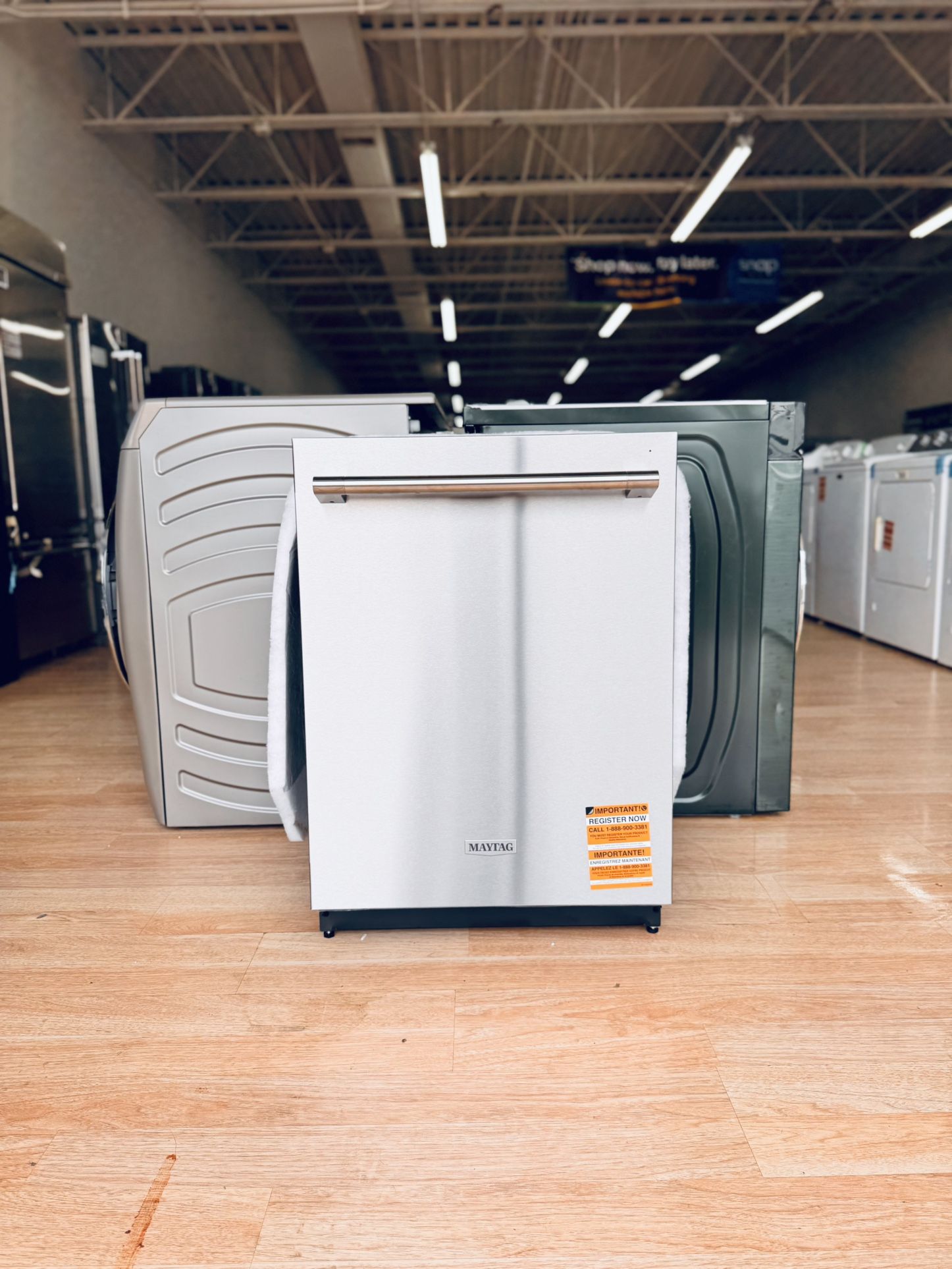 Brand-New Maytag Dishwasher Hybrid Tub 24 Inch in Fingerprint Resistant Stainless Steel - MDTS4224PZ