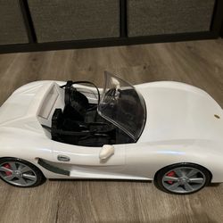 Rainbow High Color-Changing Car – $10