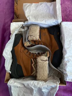 Uggs Adirondack Pendleton size 9