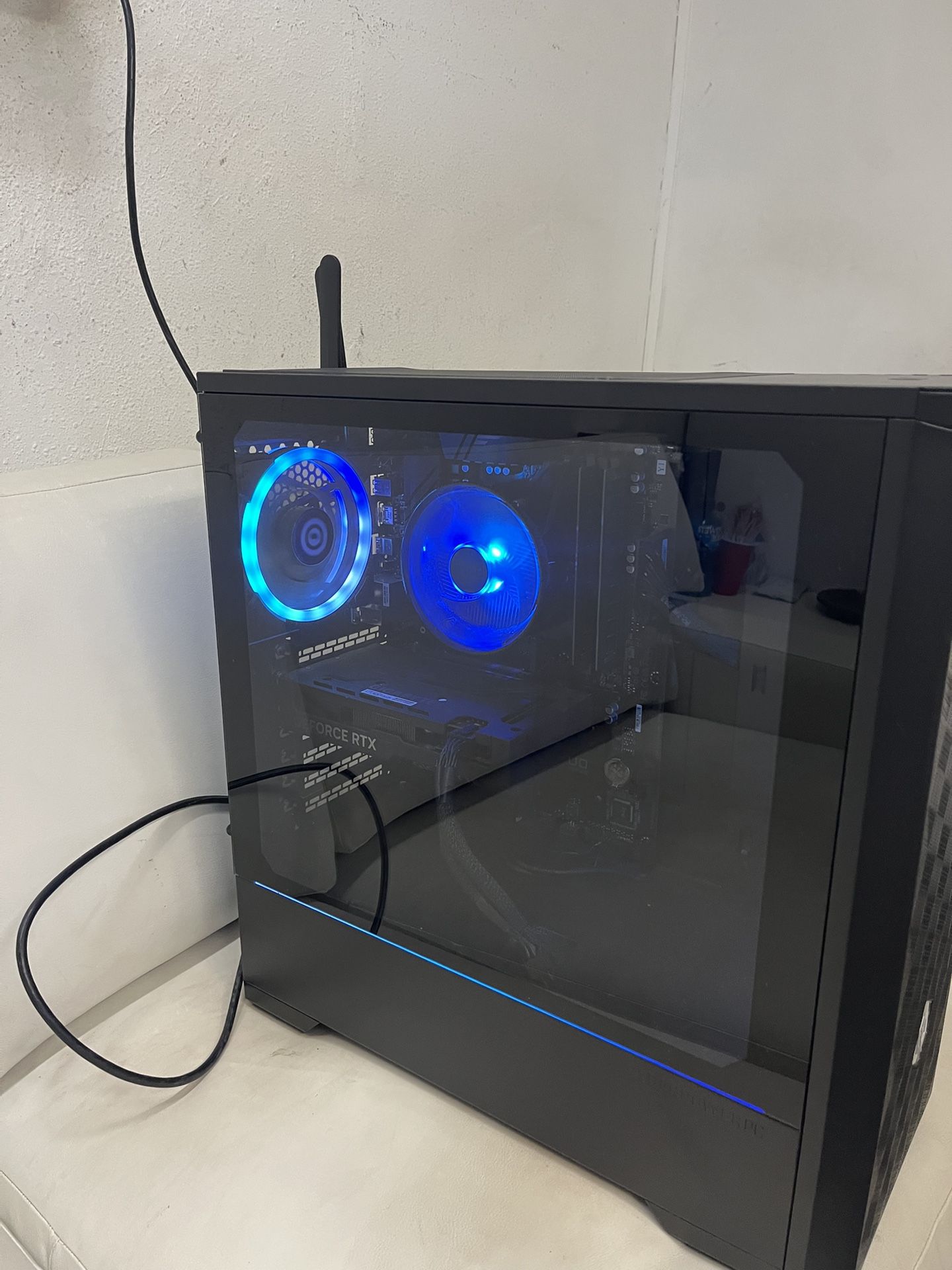 Cyber Power AMD Ryzen 7-5700, 32 GB Ram, 1 TB SSD, 4060 ti 8 GB GBU, WiFi, Win 11