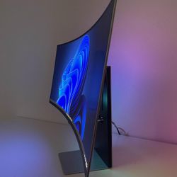 34” Samsung Odyssey Oled G8 Curved Gaming Monitor/ Smart TV  HDR G-Sync 4K 175Hz 