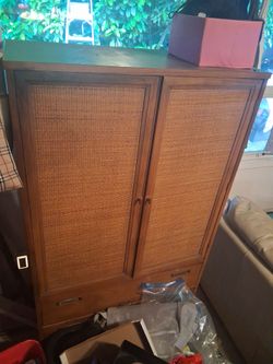 Dresser cabinet