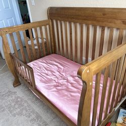 Davinci Kalani Convertible crib w toddler Conversion