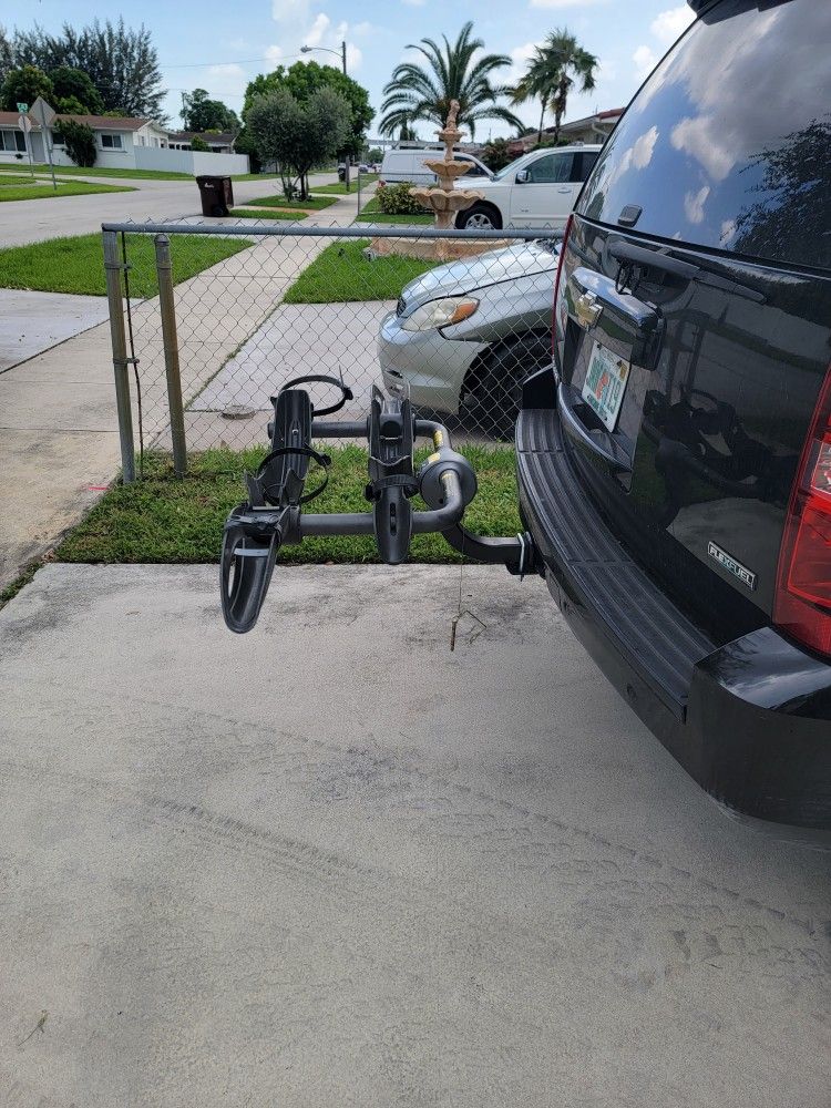 Saris Thelma 2 2 Hitch Mount Bike Rack for Sale in Hialeah FL OfferUp