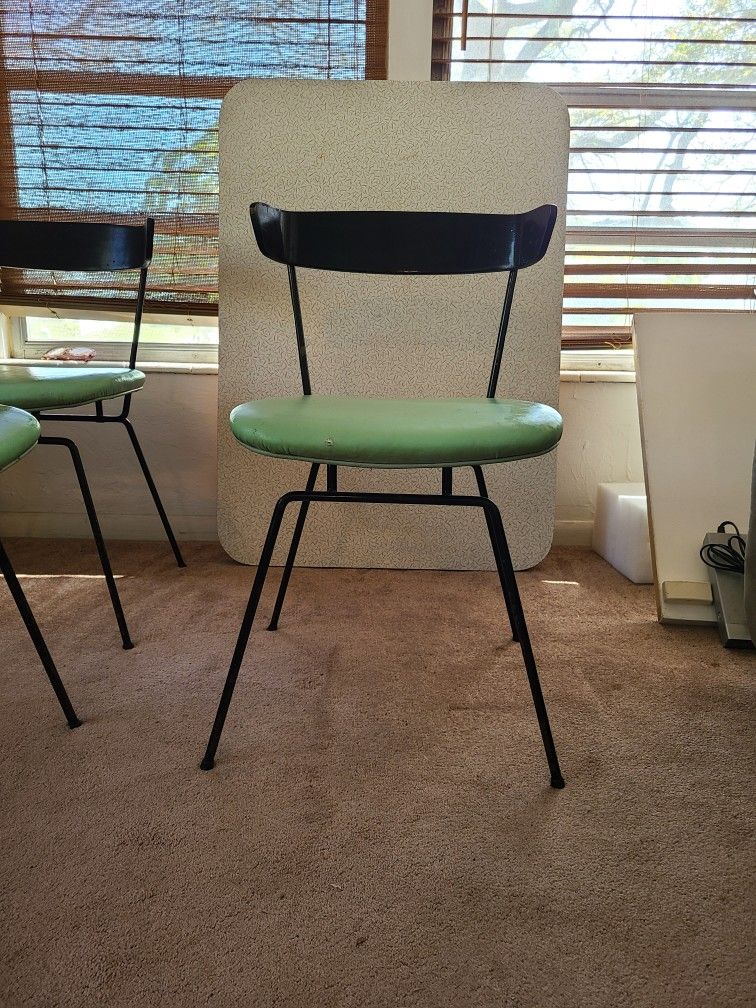 Vintage/Retro 1950s Dinette Set – 4 Chairs 1 Table - $250 obo