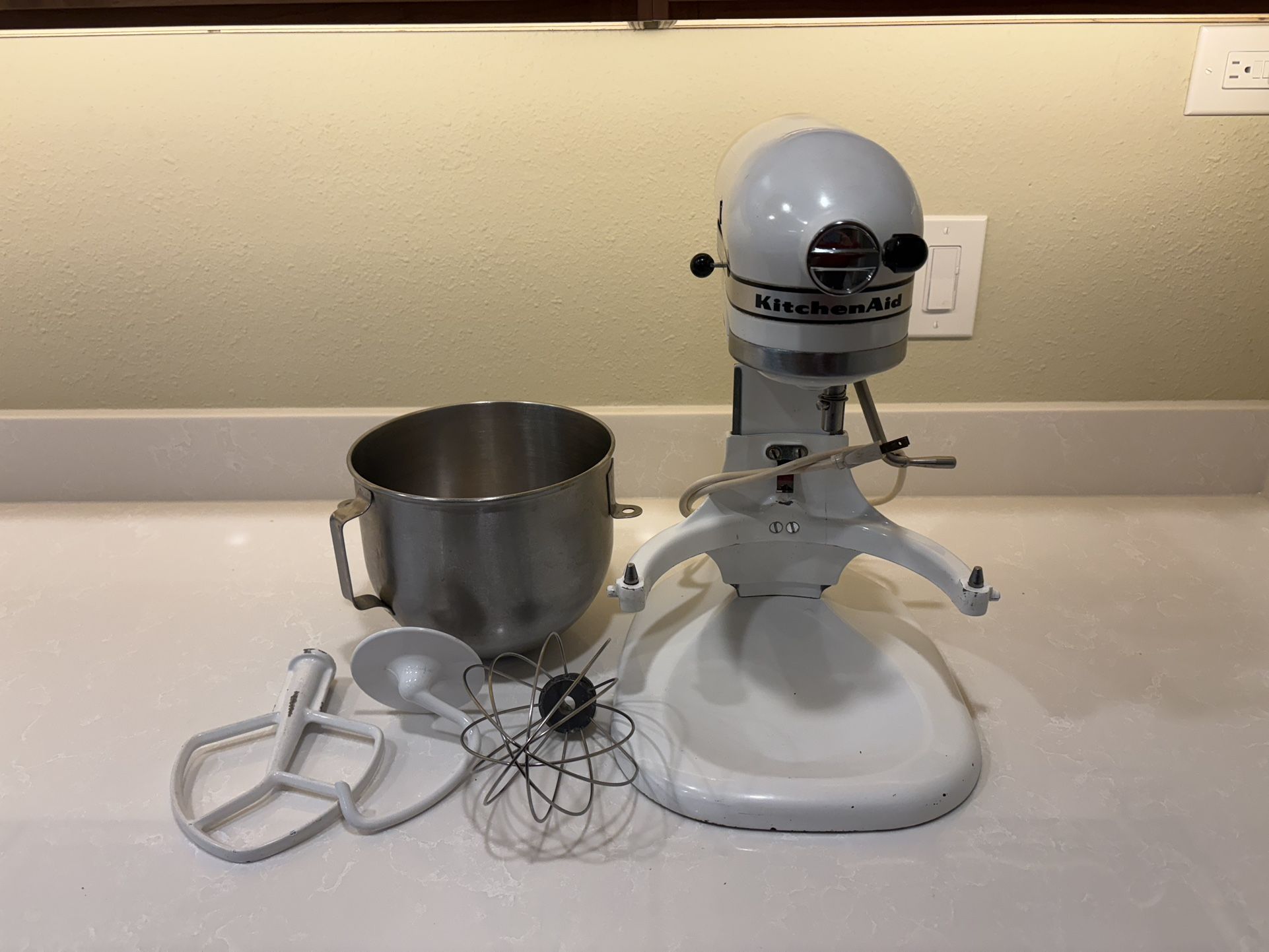 Kitchenaid Mixer - Hobart 4.5 Quart Bowl Lift