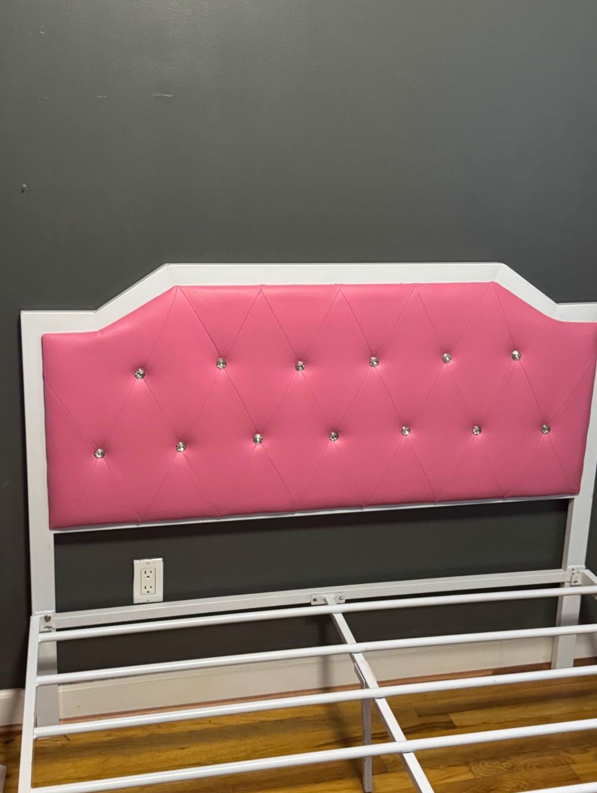 Full size bed frame (PINK)