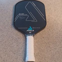 Brand new still in plastic Ben John's Hyperion 16 mm carbon grip pickleball paddle.