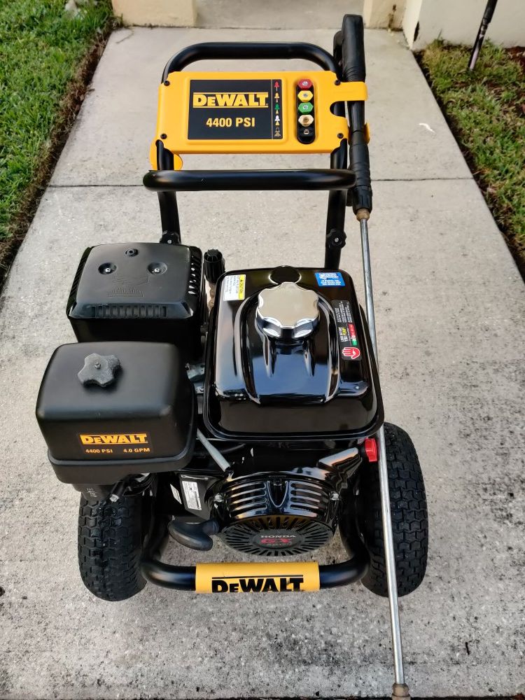 DeWalt 4400 PSI Pressure Washer + Surface Cleaner for Sale in Kissimmee