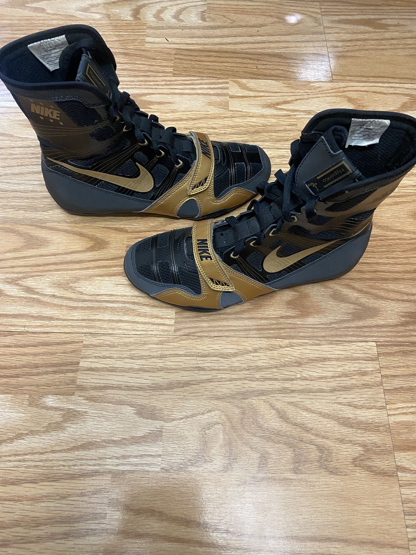 Nike Hyperko Size 8