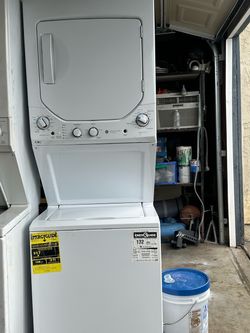 Laundry stackable 24”