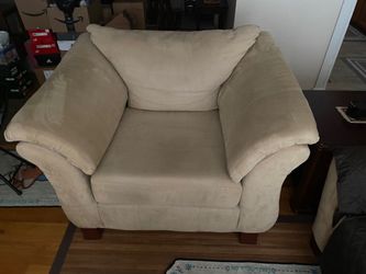 Extra large sofa chair scotch guarded excellent condition