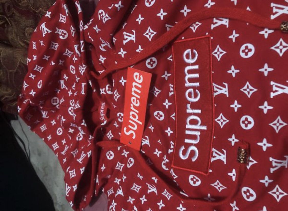 Gucci/Lv supreme hoodie/sweater for Sale in Arlington, TX - OfferUp