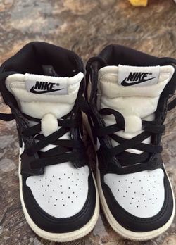 Jordan Retro 1 High OG latte Shoes 8c and 4c
