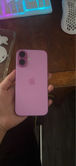 iPhone 16 pink