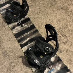 “BLUNT” BURTON SNOWBOARD 157