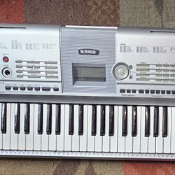Yamaha DGX-205 protable grand piano
