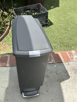 Simple human Slim Plastic Step Trash Can 