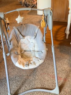 Graco Slim Spaces Baby Swing