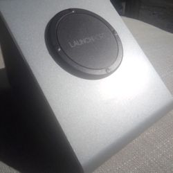 LaunchPort by iPort – Magnetic iPad Dock