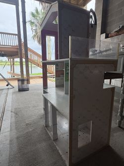 Doll House Just Need Cleaning $5