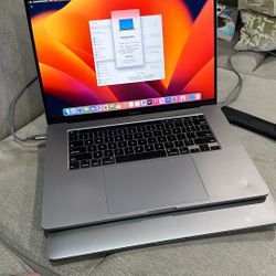 MacBook Pro 16” 2.3ghz i9 1tb Ssd 16gb Ram 