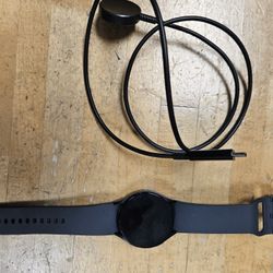 Samsung Galaxy Watch 5 (40mm, WIFI + 4G LTE) 