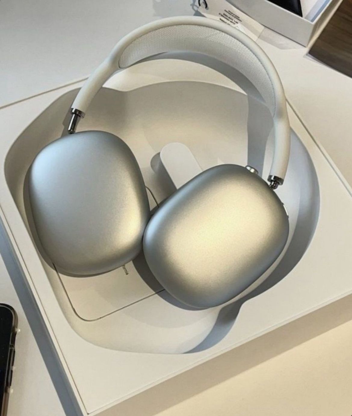 *New*  AirPod Max [White]