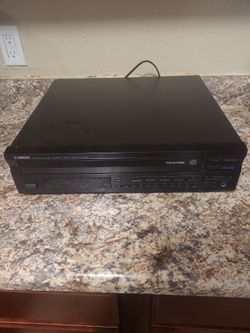 Yamaha Natural Sound CDC-675  CD Player