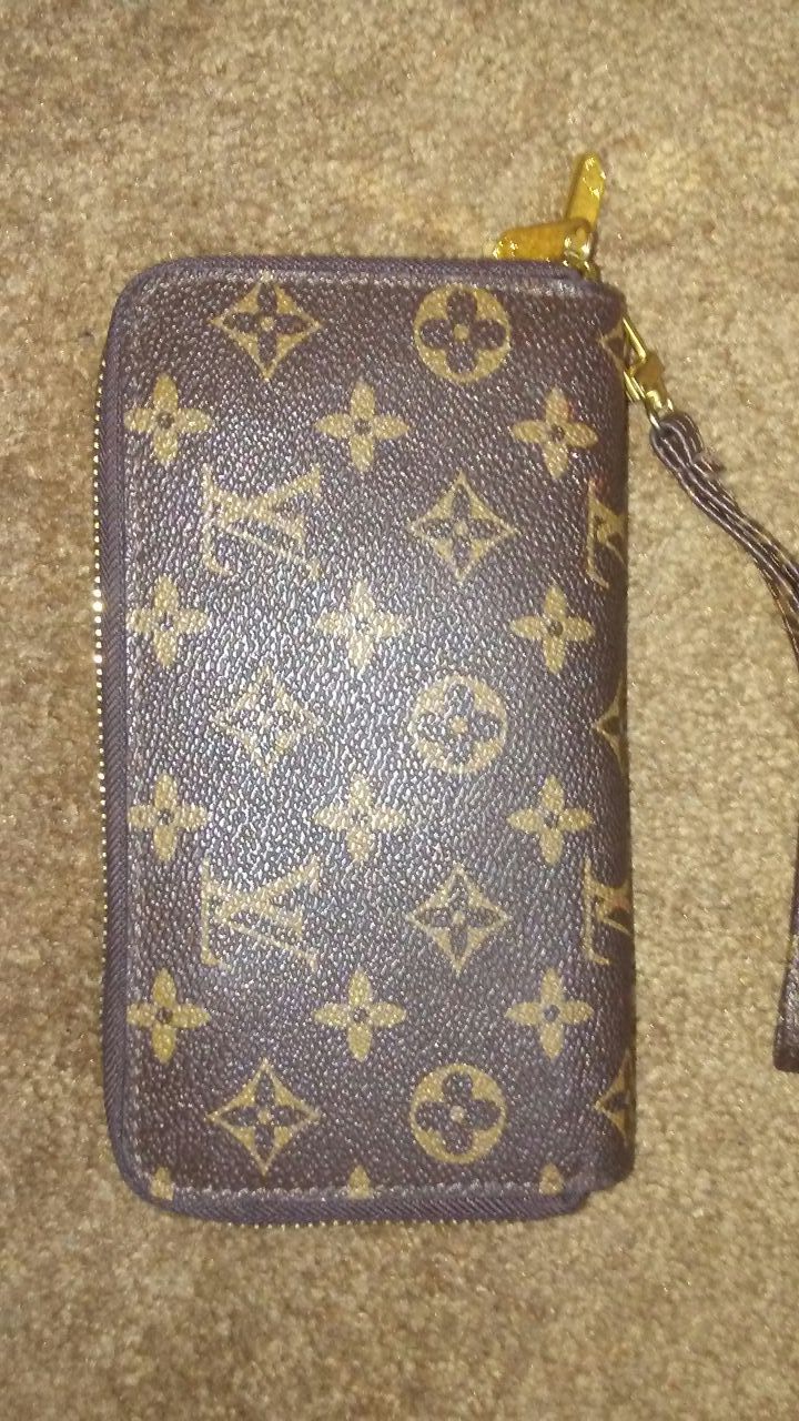 Replica Louis Vuitton Ladies wallet (s)