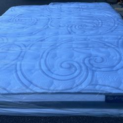 King Size Mattress And Box 