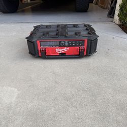 Milwaukee M18 packout radio/ charger