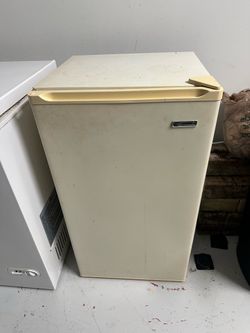 Mini fridge