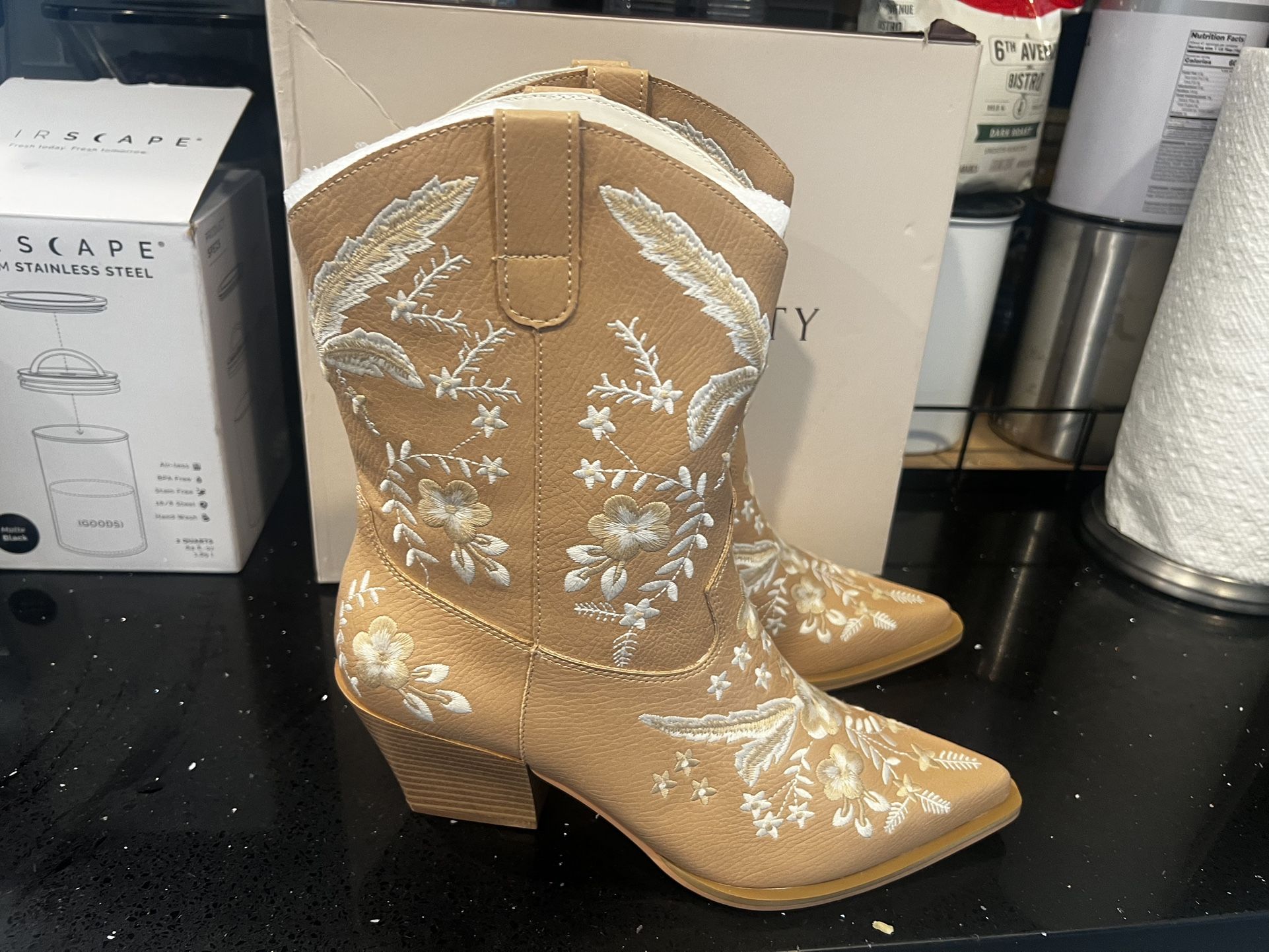 OASIS SOCIETY Women’s Cowboy Boots Size 9