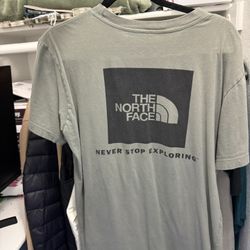 North Face Tshirt $10