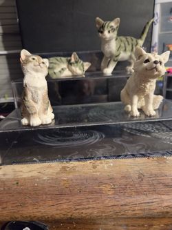 2.5 Inch Figures By Summit