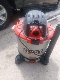 RIDGID WET/DRY SHOP VAC.