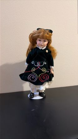 Porcelain doll-Leonardo collection