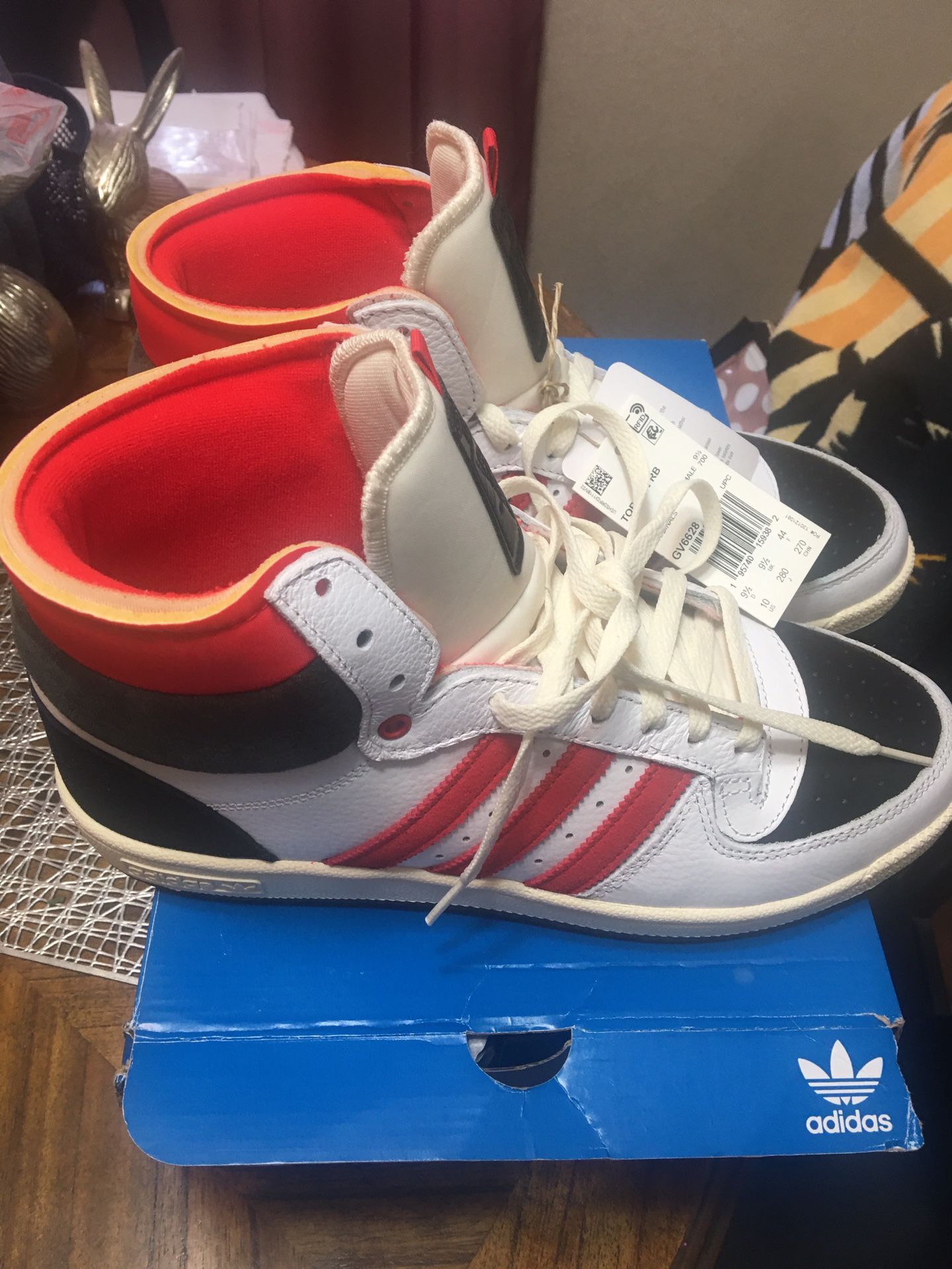 Tenis Nuevos Size 10 De Hombre Marca Adidas New Never Used