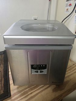 Ice maker Magic Chef
